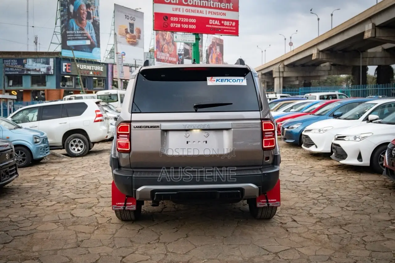 Toyota Land Cruiser Prado 2024 Silver