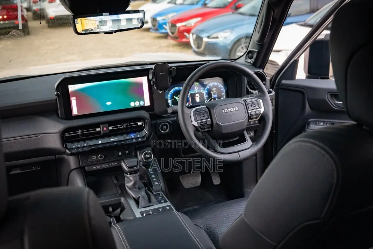 Toyota Land Cruiser Prado 2024 Silver