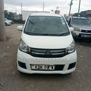 Mitsubishi EK Wagon 660 FWD 2016 White