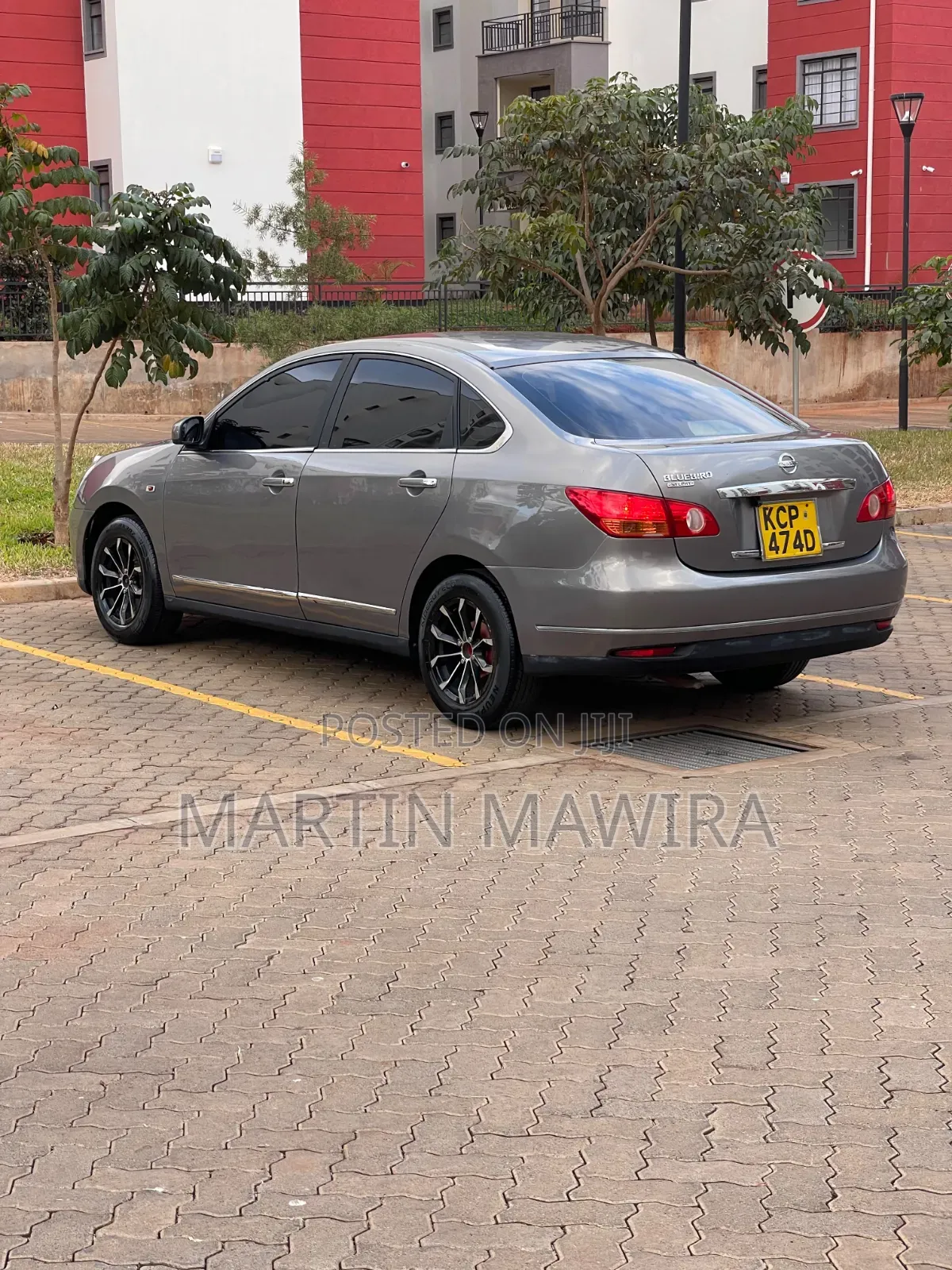Nissan Bluebird 2010 Gray
