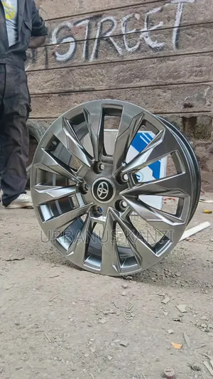 V8 New Model Size 20 Inch Rims