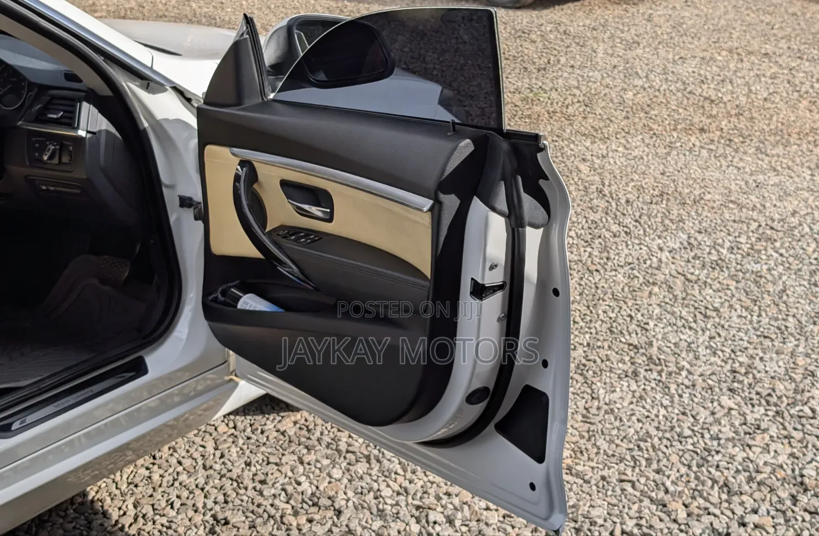 BMW 3 Series 320i RWD 2014 White
