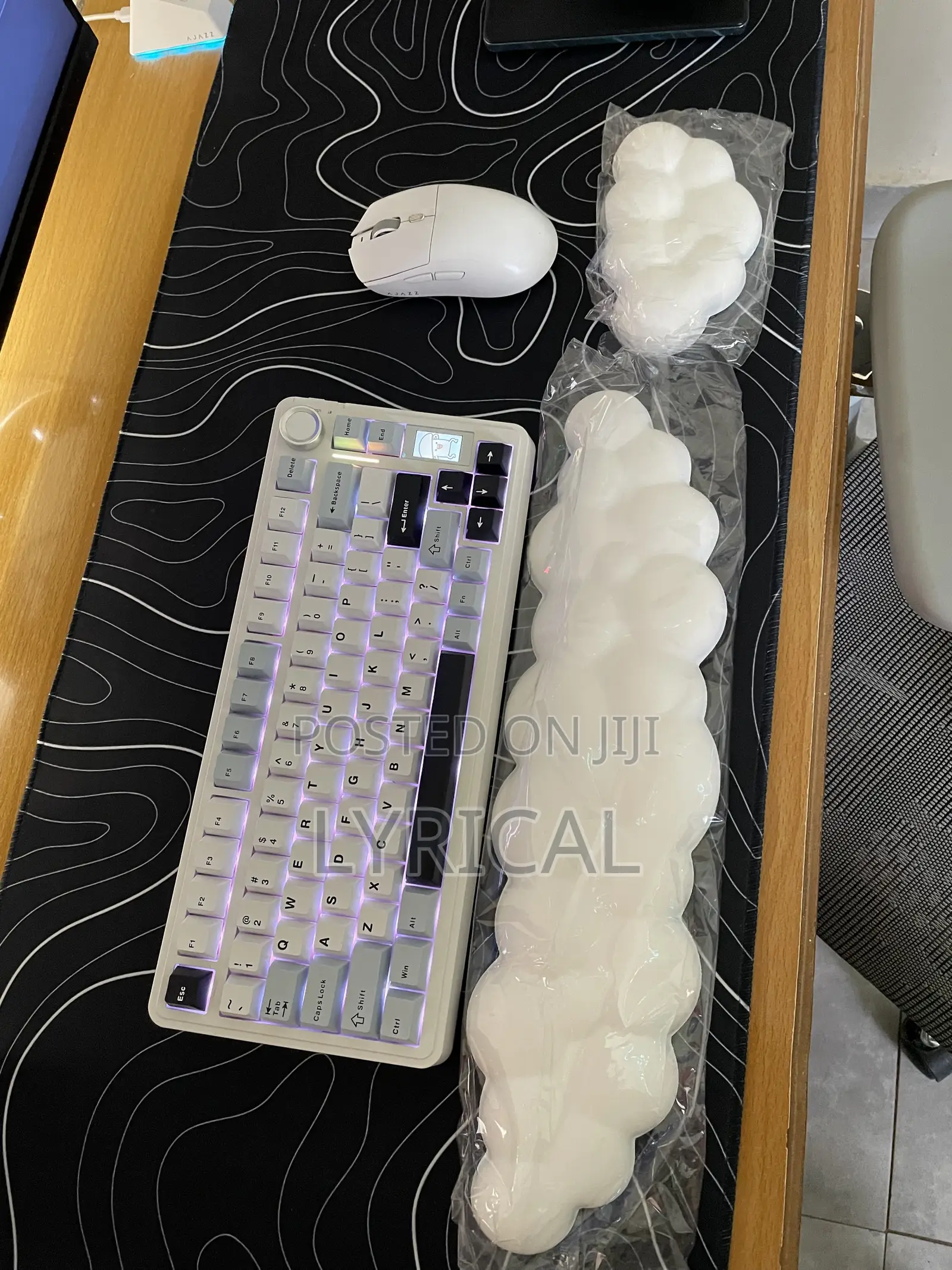 Cloud Wrist Rest
