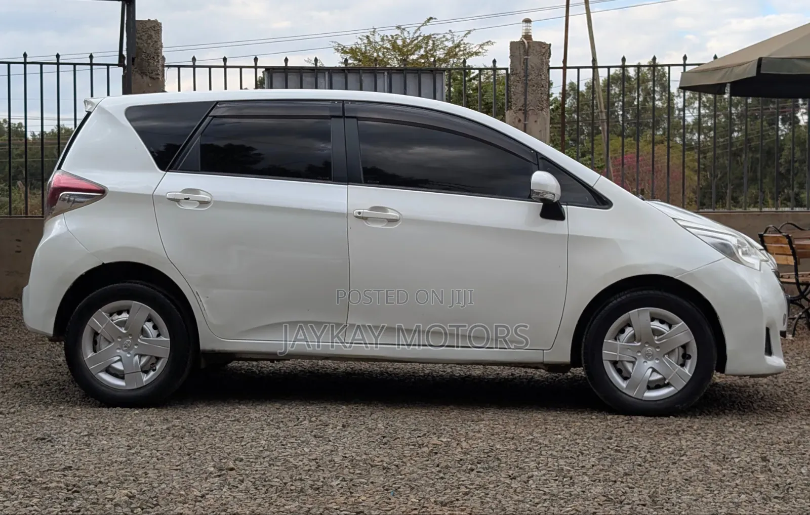Toyota Ractis 1.5 FWD 2014 White