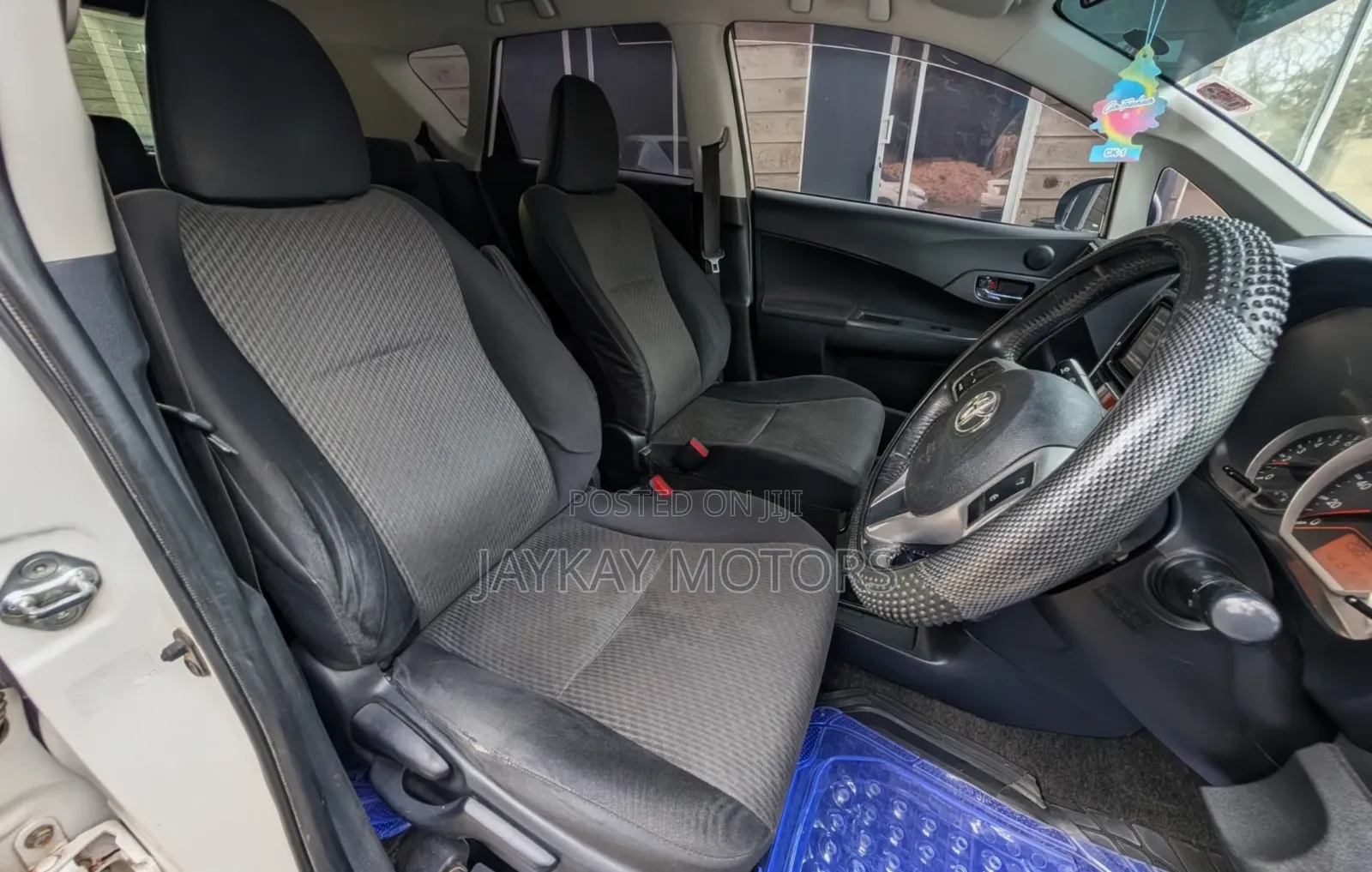 Toyota Ractis 1.5 FWD 2014 White