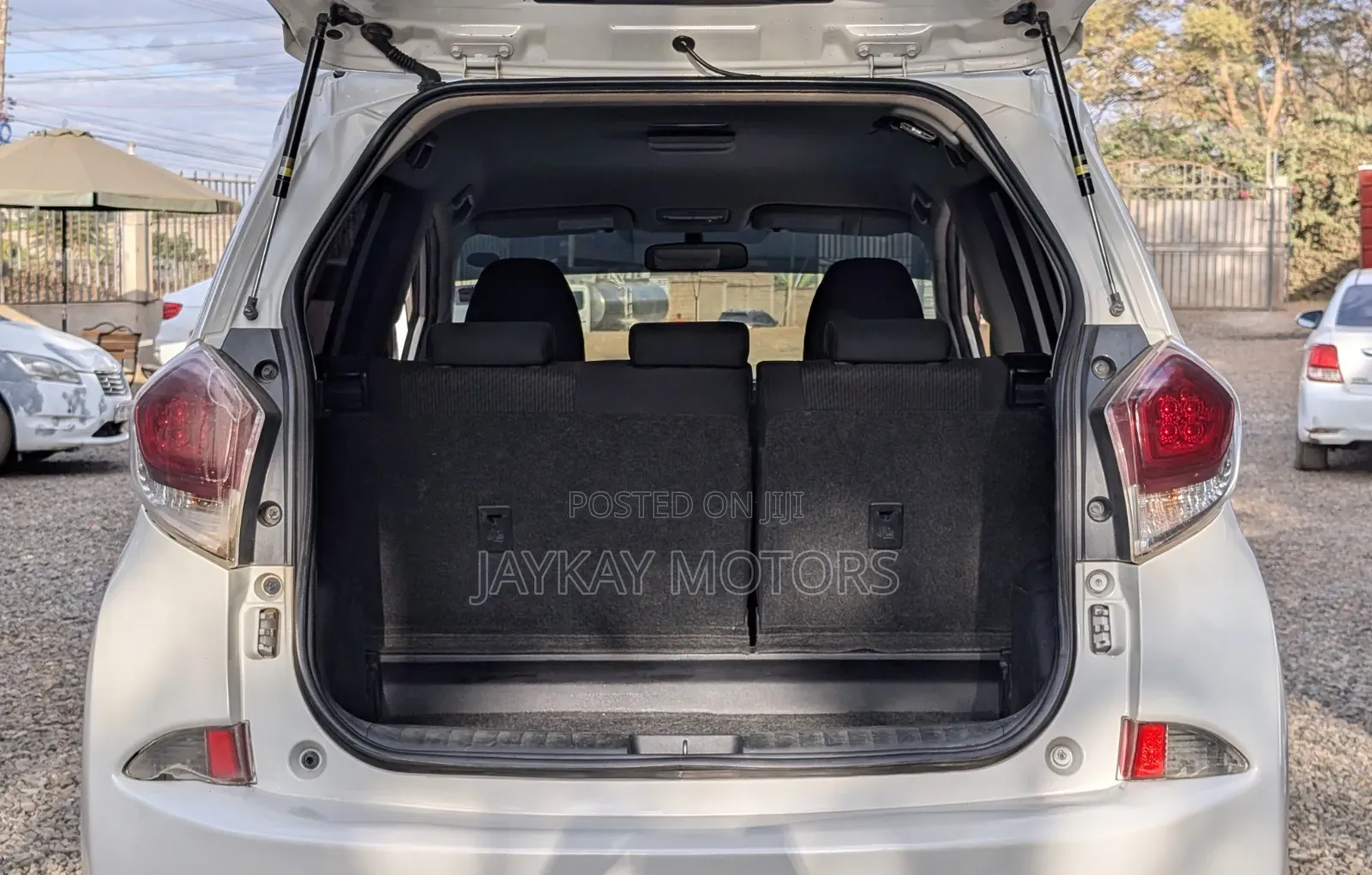 Toyota Ractis 1.5 FWD 2014 White