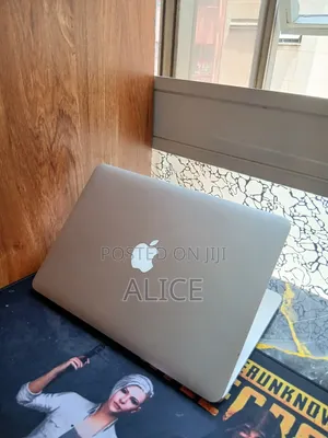 New Laptop Apple MacBook 2012 8GB Intel Core i5 SSD 256GB