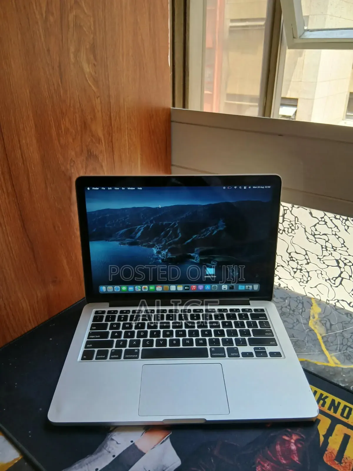 New Laptop Apple MacBook 2012 8GB Intel Core i5 SSD 256GB