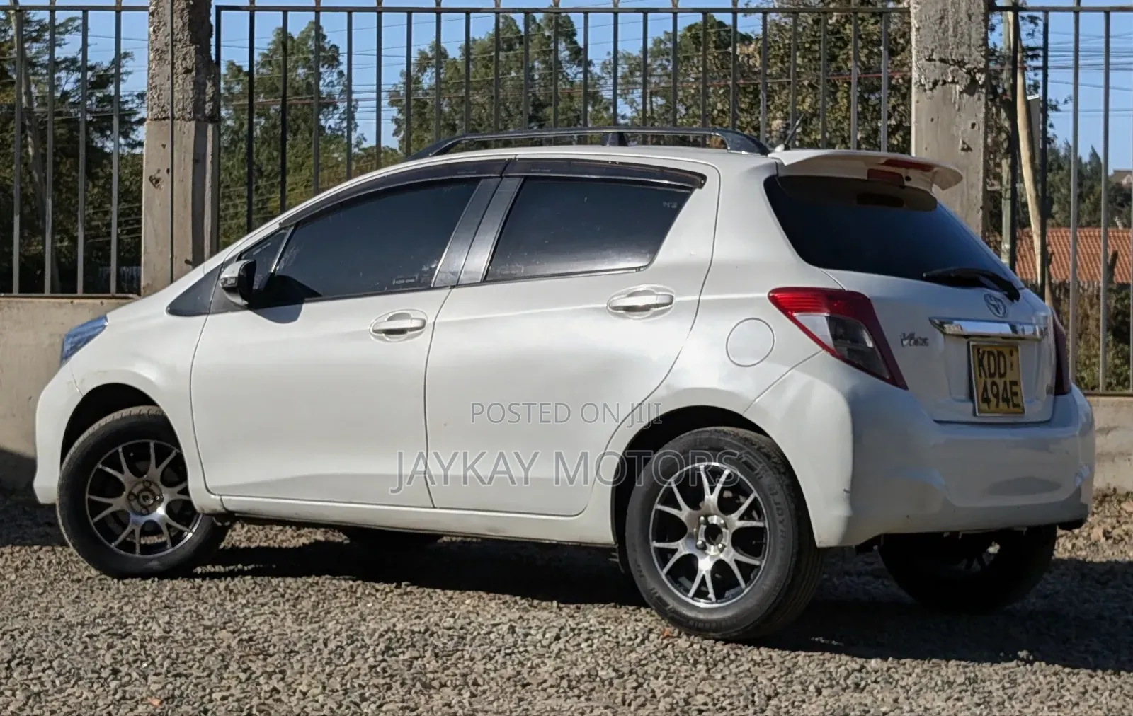 Toyota Vitz 1.3 FWD 5dr 2014 Pearl