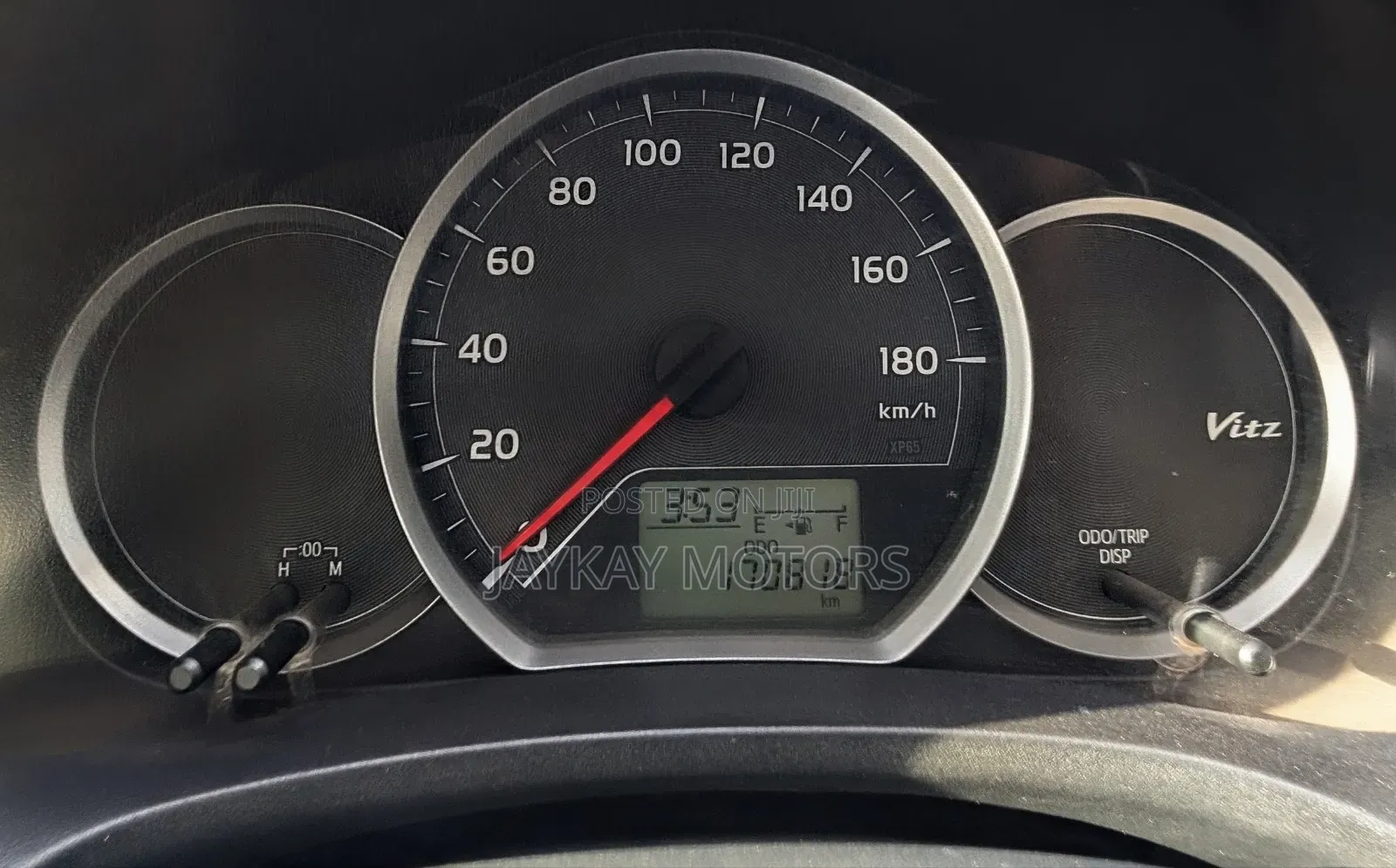 Toyota Vitz 1.3 FWD 5dr 2014 Pearl