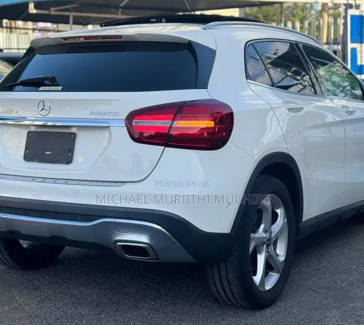 Mercedes-Benz GLA-Class 2019 White