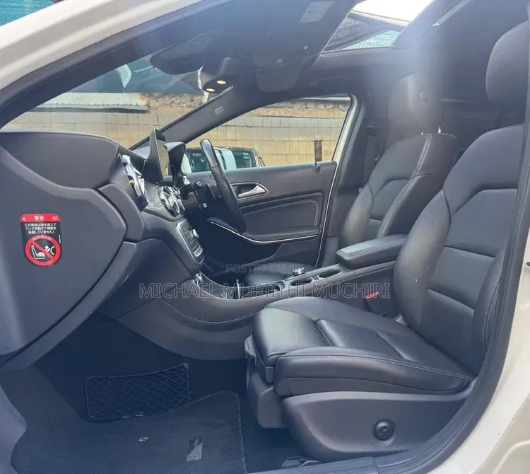 Mercedes-Benz GLA-Class 2019 White
