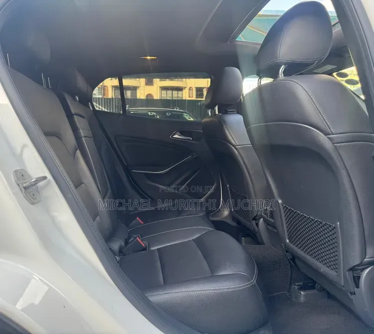 Mercedes-Benz GLA-Class 2019 White