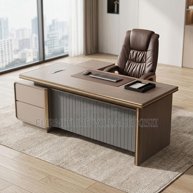 2M Executive Office Desk - main view