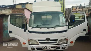 Toyota Dyna 2014 White
