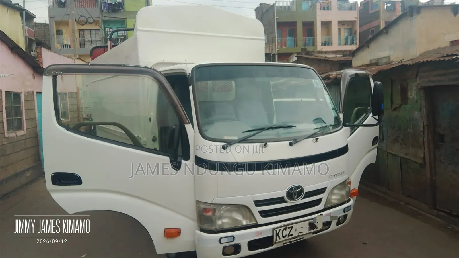 Toyota Dyna 2014 White