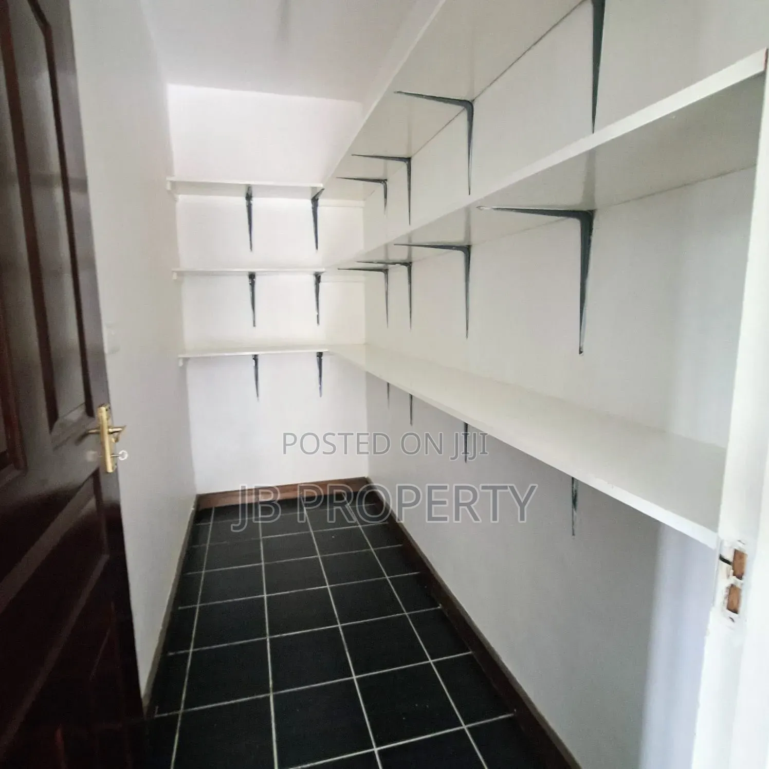 5bdrm House in Executive 5Bdrm With, Kitisuru for rent