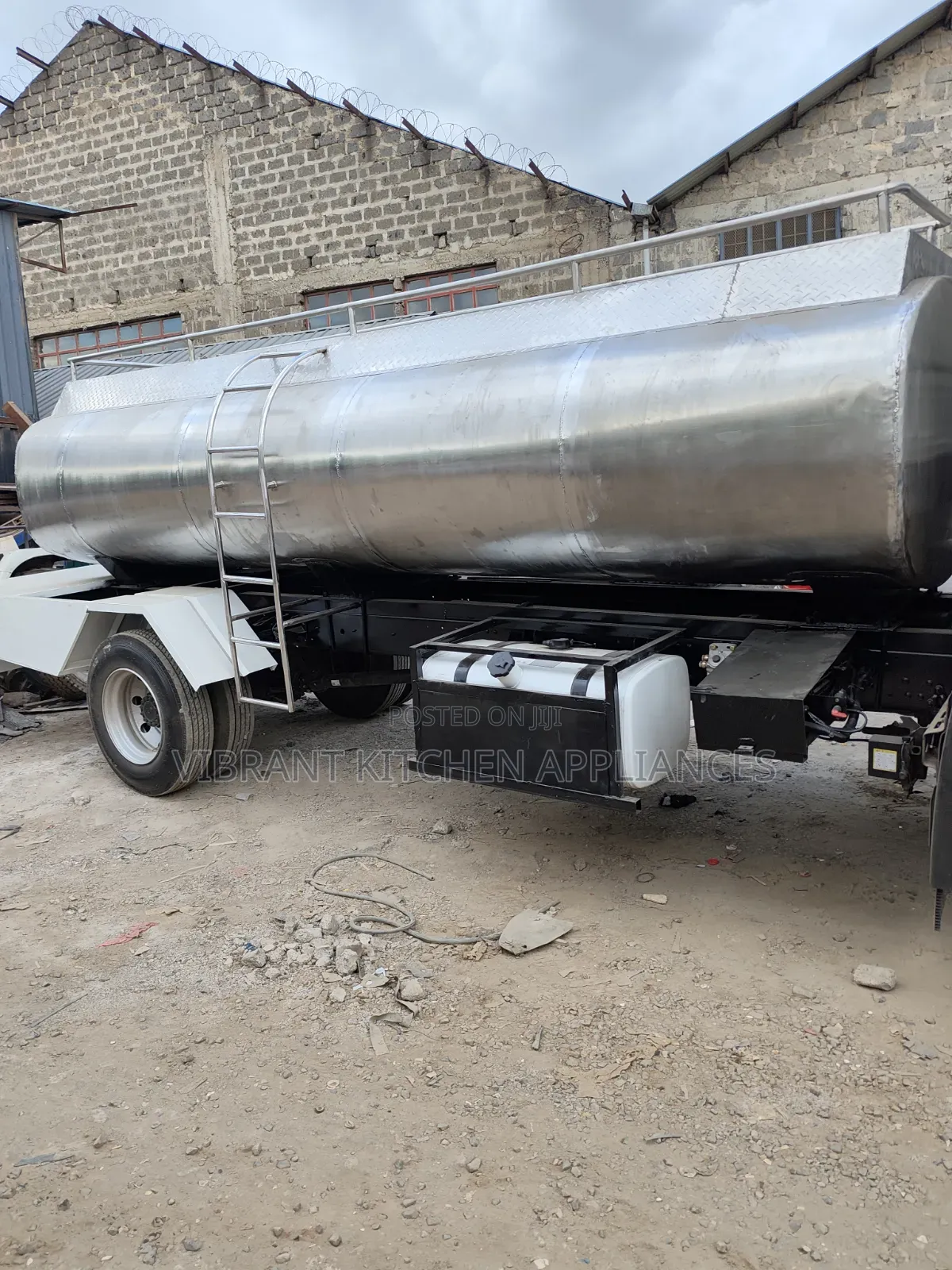10,000-Litre Stainless Steel Commercial Water Tank