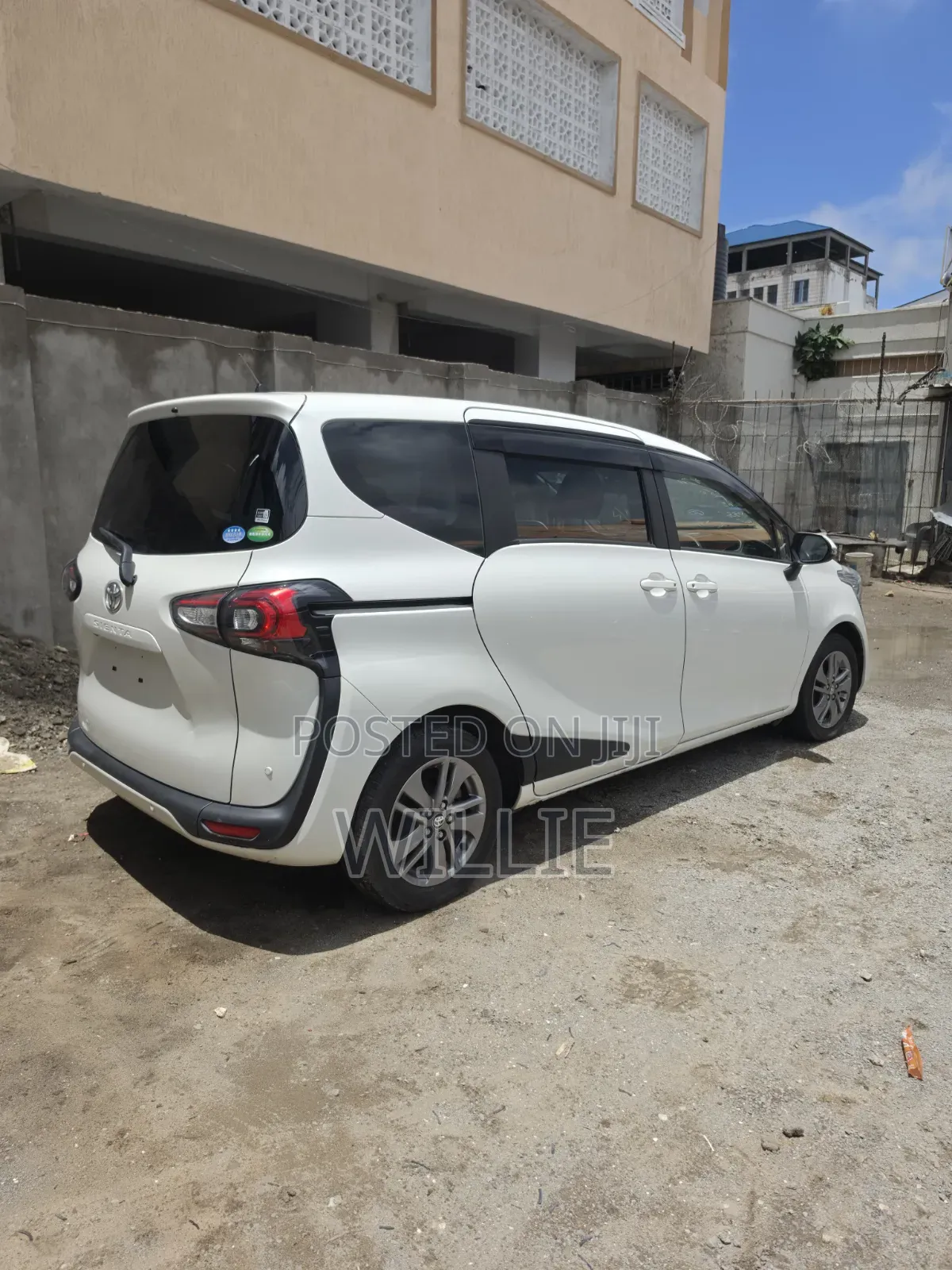 Toyota Sienta 2019 White