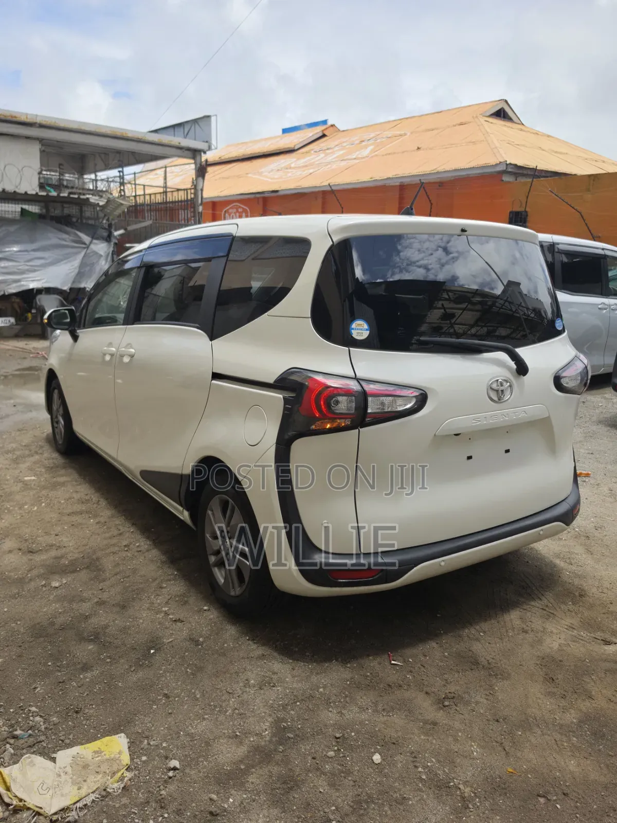 Toyota Sienta 2019 White