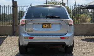 Mitsubishi Outlander 2.0 PHEV AWD 2014 Blue