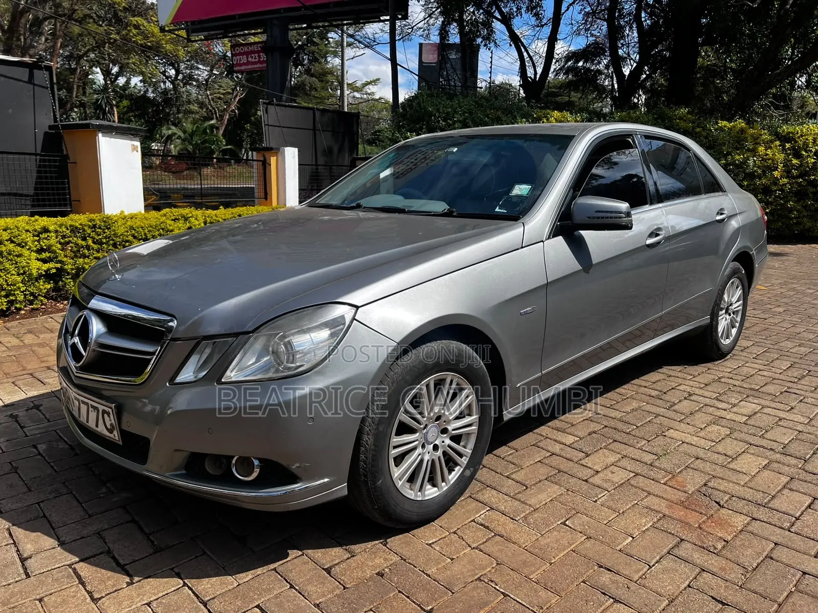 Mercedes-Benz E200 2010 Gray