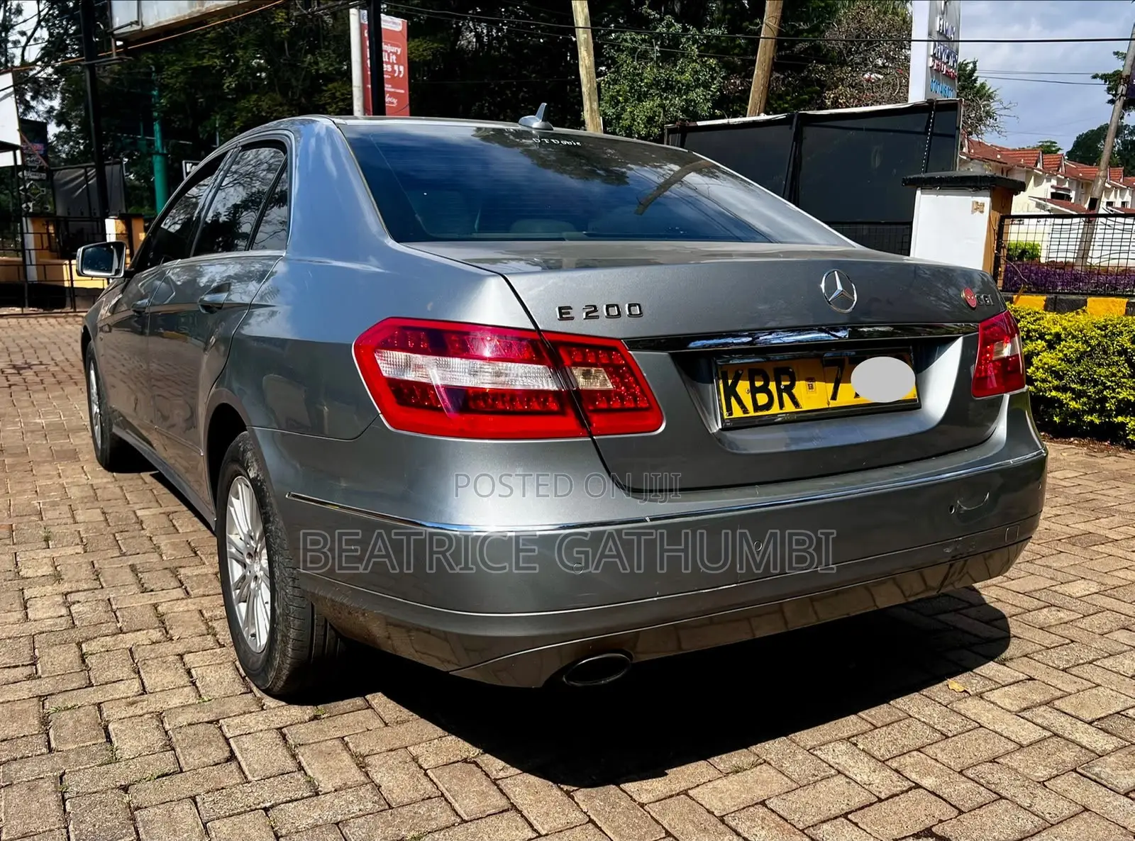 Mercedes-Benz E200 2010 Gray