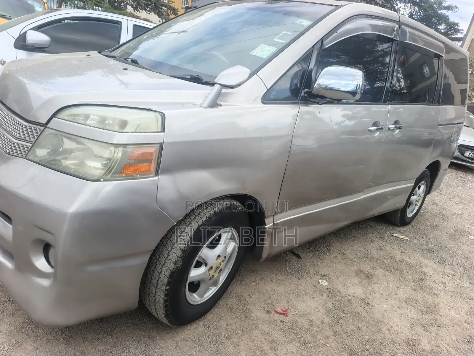 Toyota Voxy 2005 Pearl