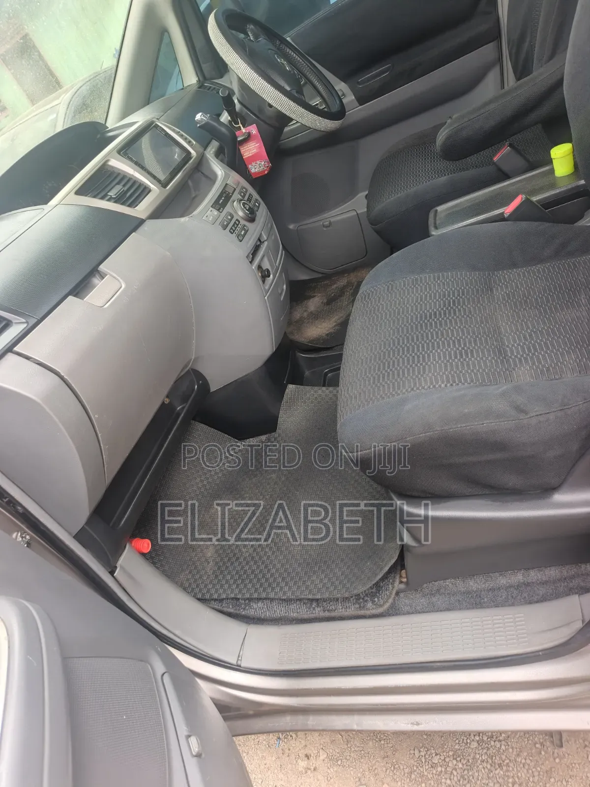 Toyota Voxy 2005 Pearl