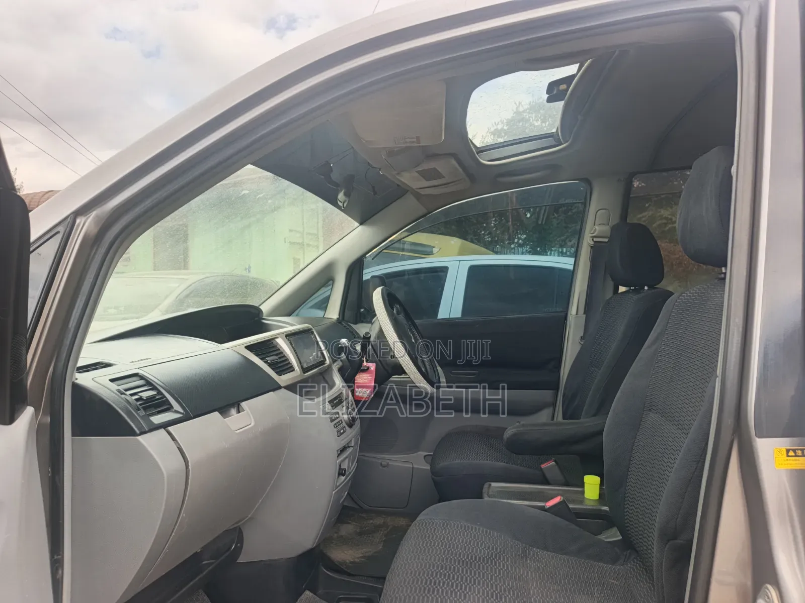 Toyota Voxy 2005 Pearl