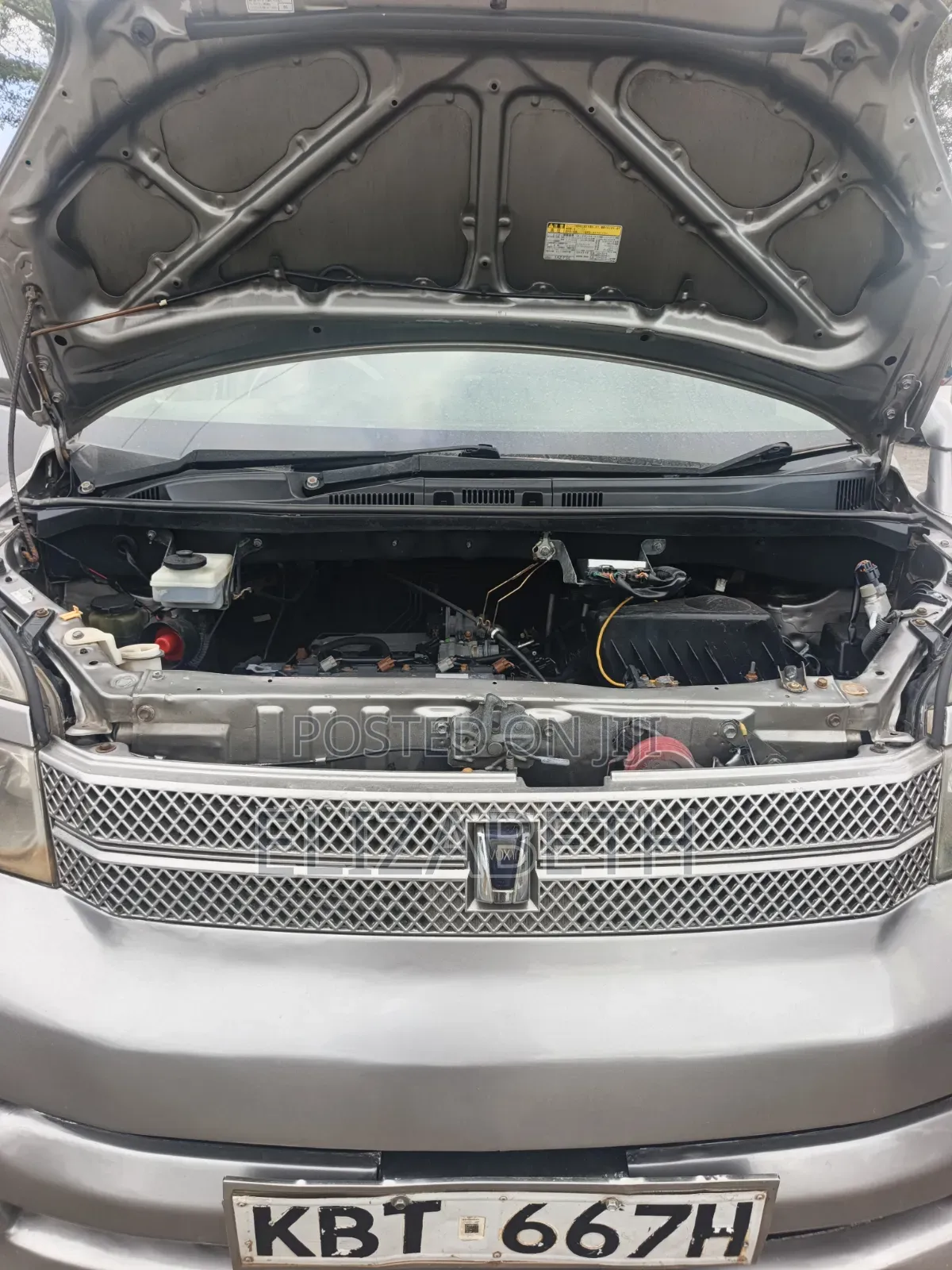 Toyota Voxy 2005 Pearl