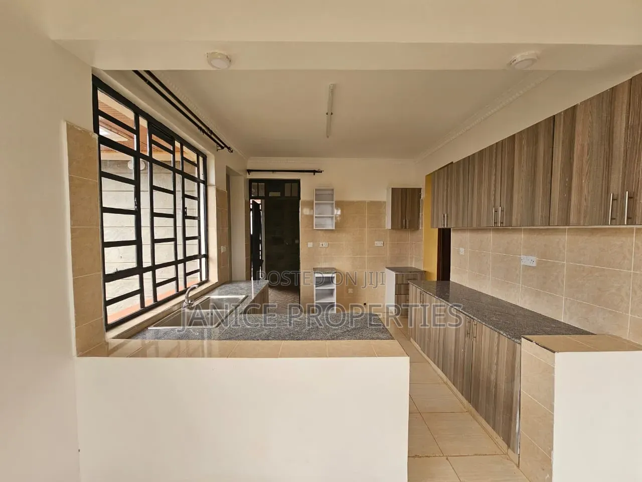 3bdrm Bungalow in Orchard Iii, Kenyatta Road / Theta  for rent