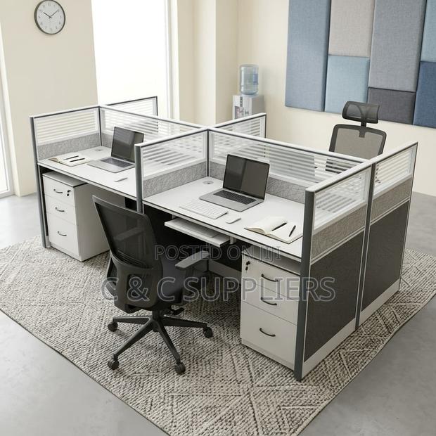 4-Person Modular Workstation Desk. - thumbnail 3