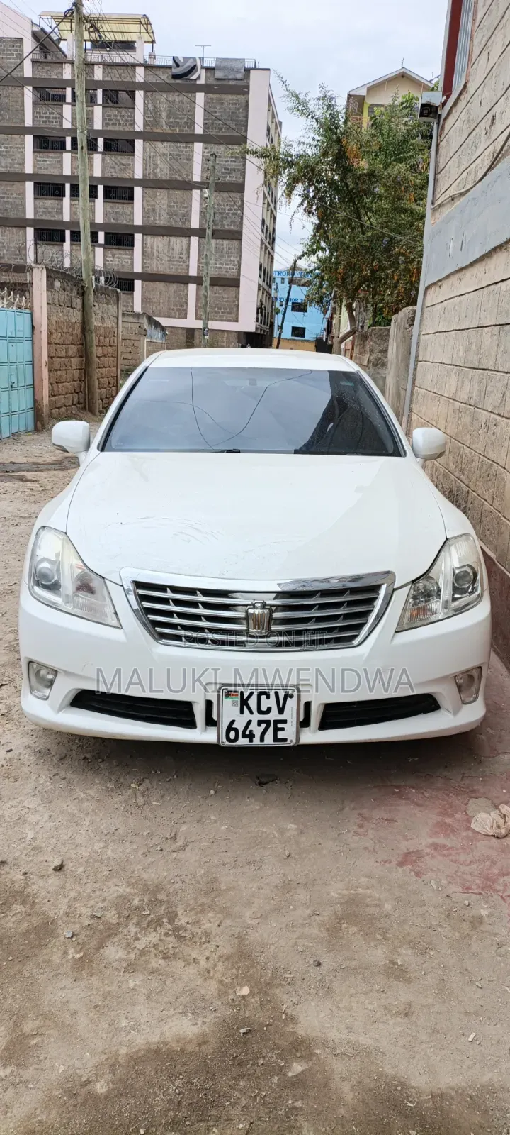 Toyota Crown 2012 White