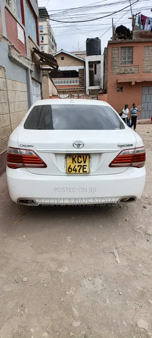 Toyota Crown 2012 White