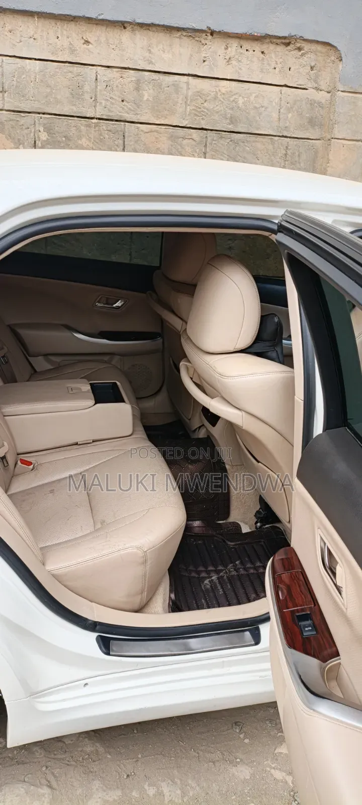 Toyota Crown 2012 White