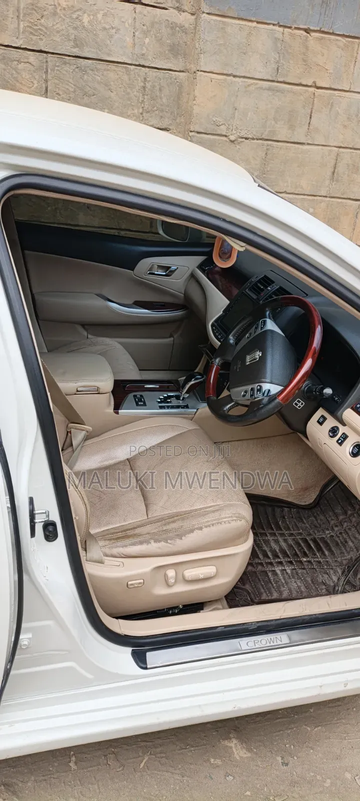 Toyota Crown 2012 White