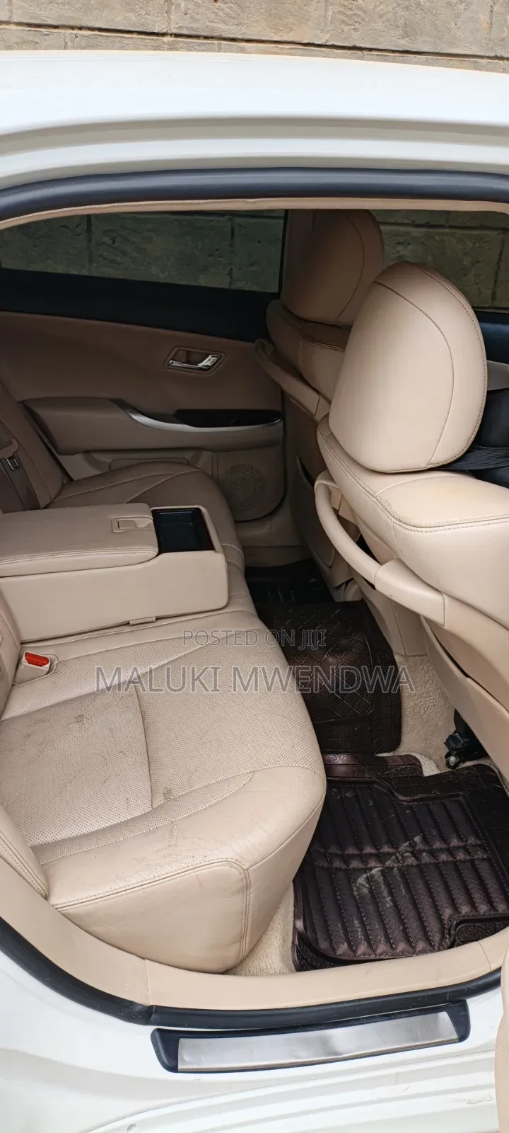 Toyota Crown 2012 White