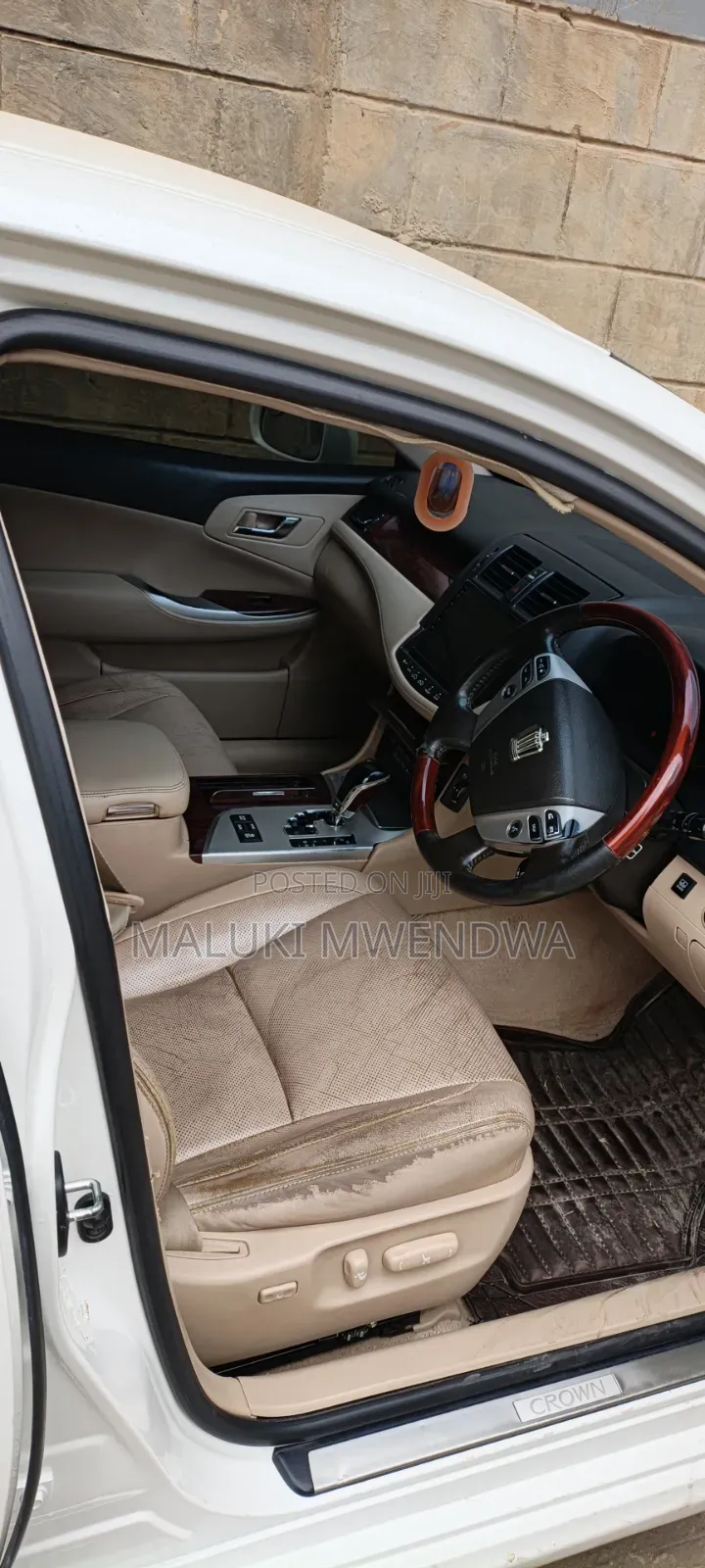 Toyota Crown 2012 White