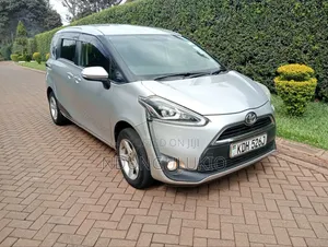 Toyota Sienta 2016 Silver