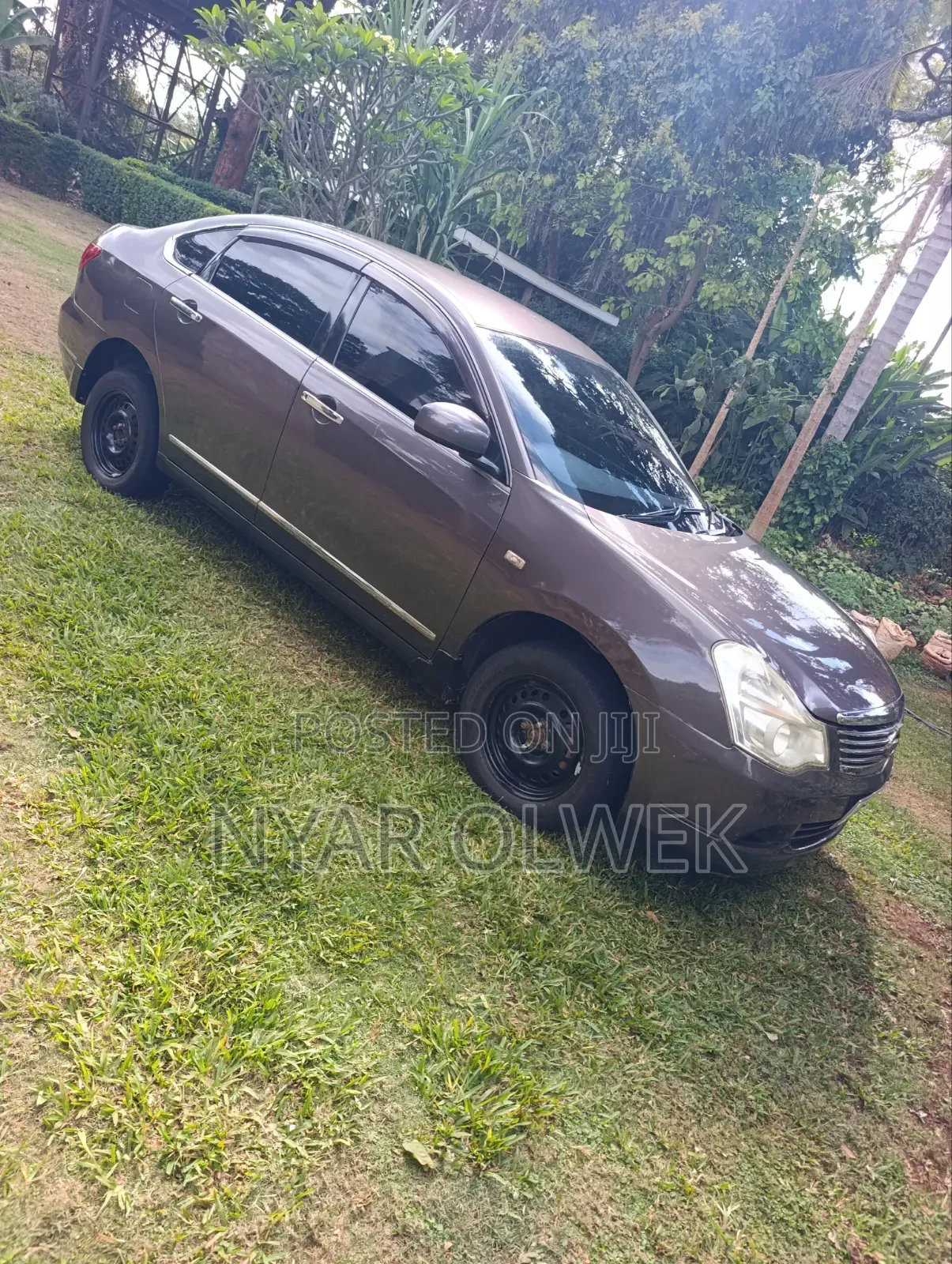 Nissan Bluebird 2008 Purple