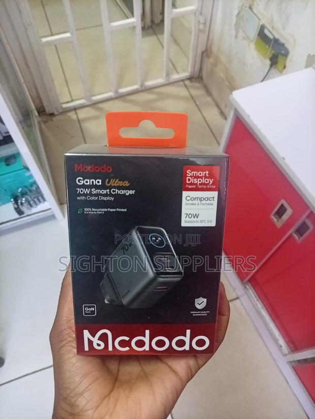 70W Smart Charger With Color Display
