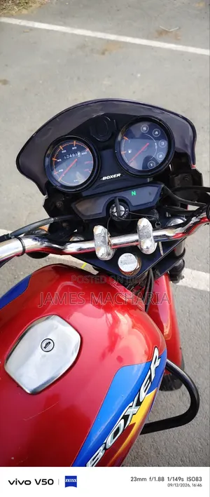 Bajaj Boxer 150 UG 2025 Red