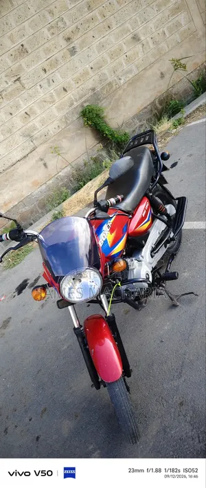 Bajaj Boxer 150 UG 2025 Red