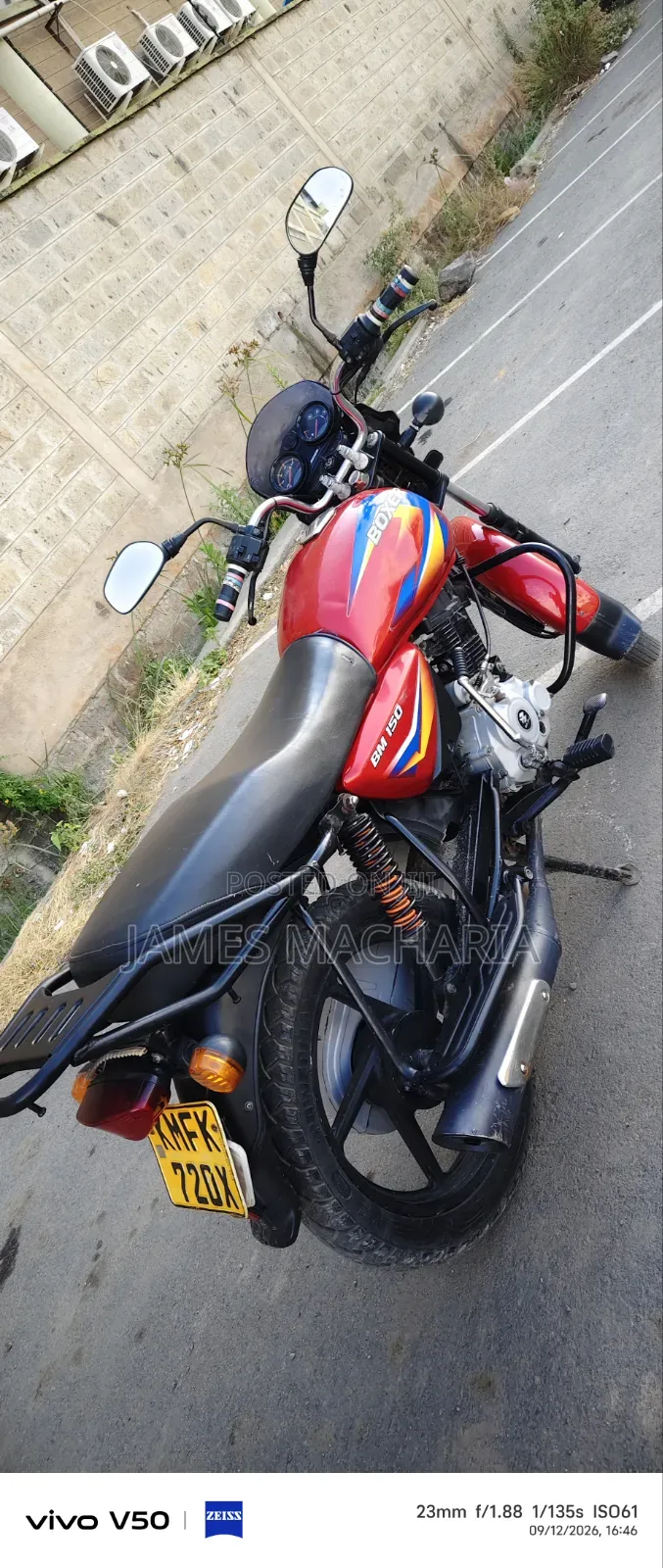 Bajaj Boxer 150 UG 2025 Red