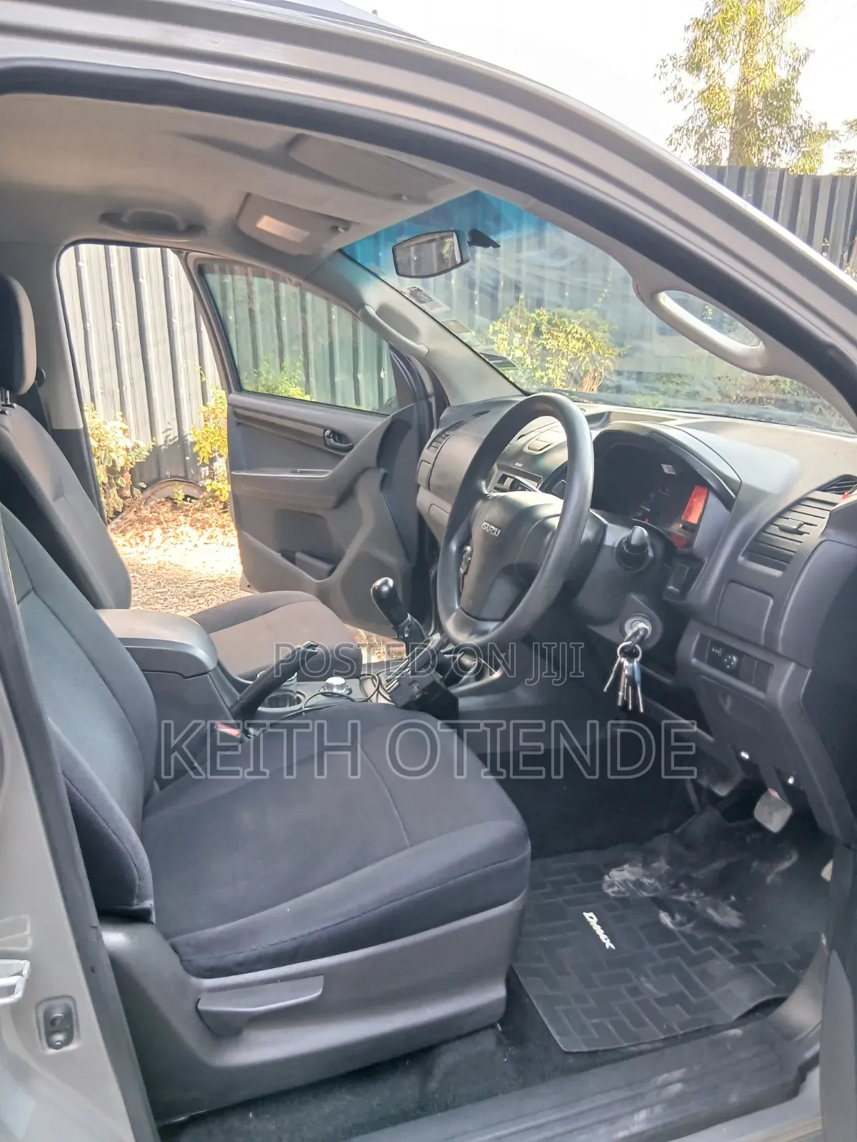 Isuzu D-MAX 2022 Gray