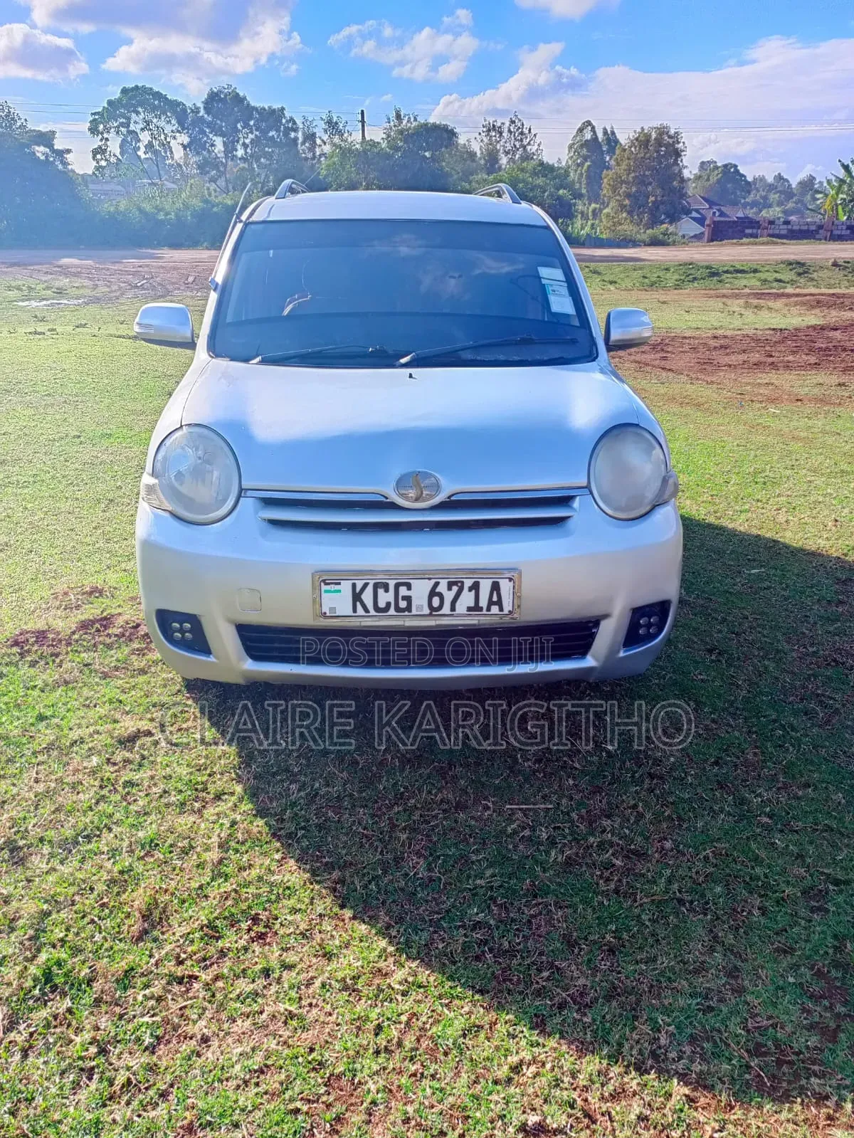 Toyota Sienta 2010 Silver
