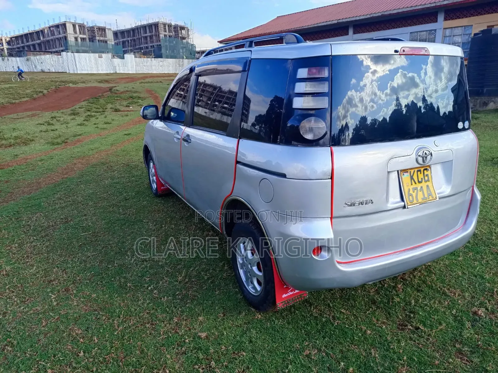 Toyota Sienta 2010 Silver