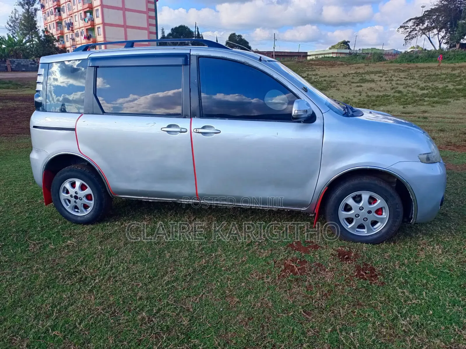 Toyota Sienta 2010 Silver
