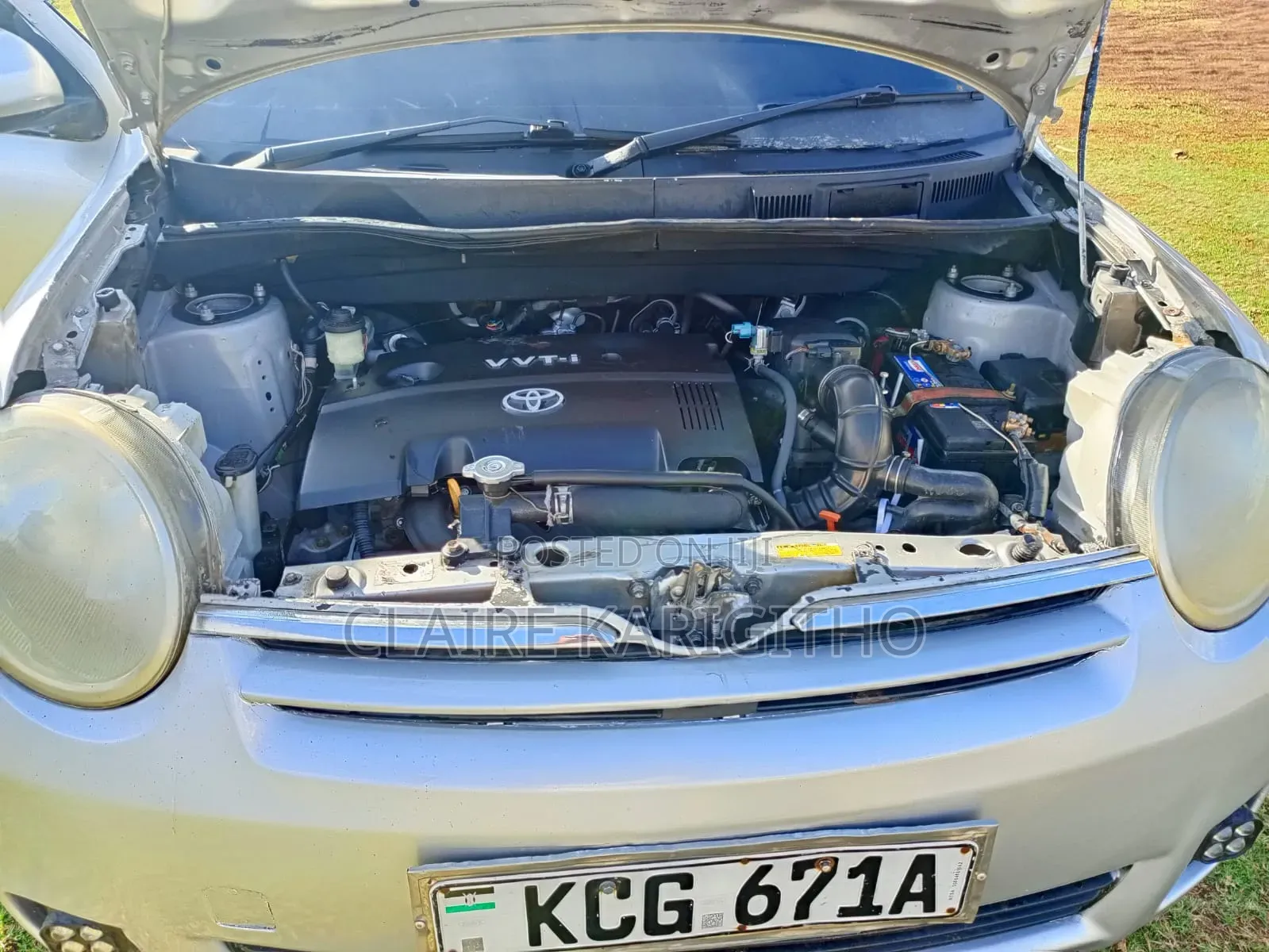 Toyota Sienta 2010 Silver